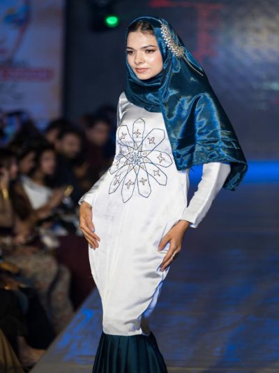 Adaa Bazaar Women’s Hijab – Elegant, Comfortable & Stylish Dress